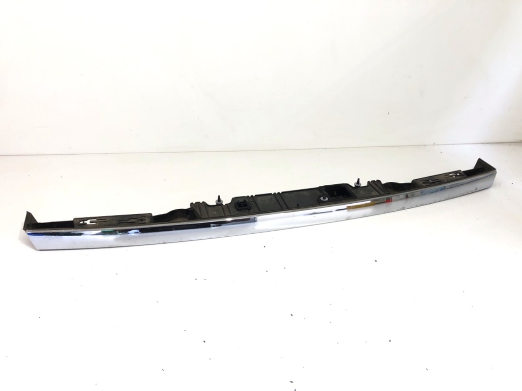 [STARK-751071] Moldura de portón trasero BMW Serie 7 (F01, F02, F03, F04) 2008-2015