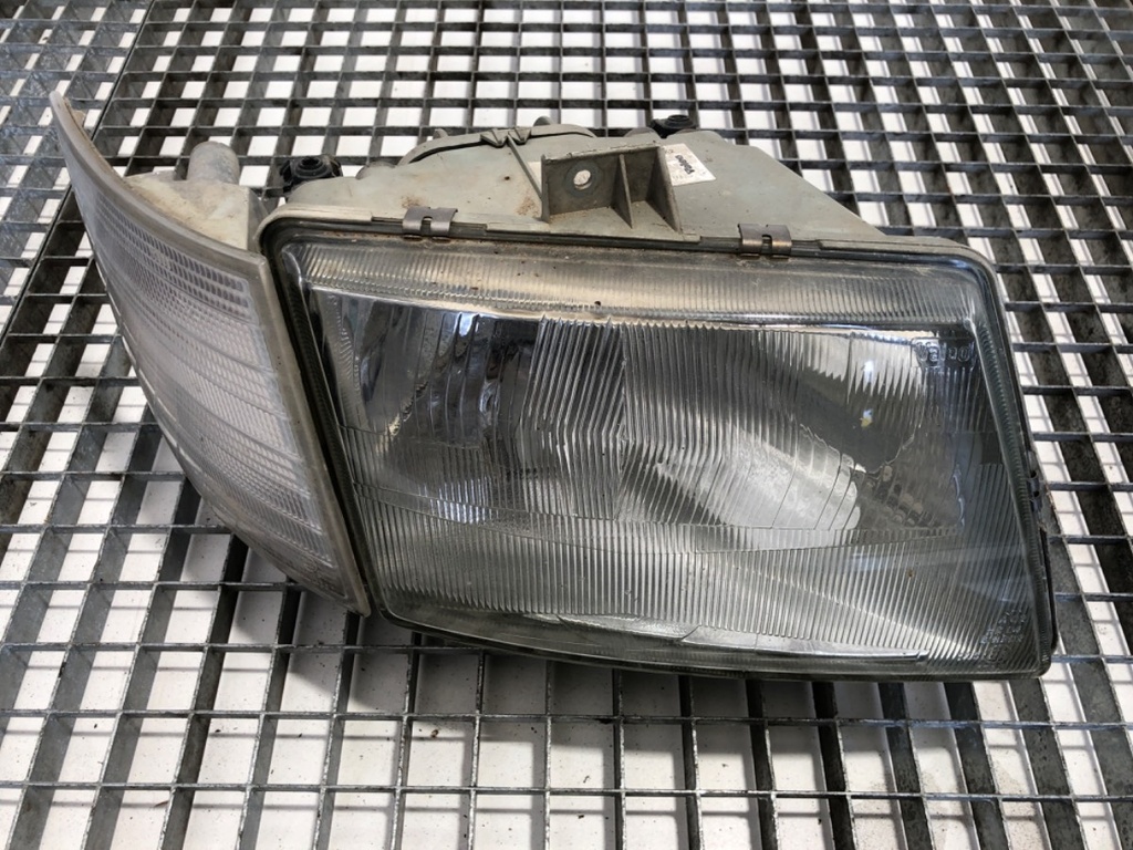 [STARK-755909] Faro delantero derecho Mercedes-Benz Vito Autobus (W638) 1996-2003