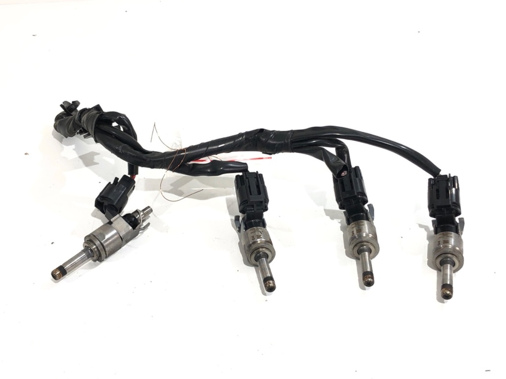 [STARK-773729] Rail de combustible MAZDA 2 (DL, DJ) 1.5 SKYACTIV-G 66 kW 2014-2017