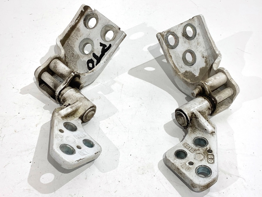 [STARK-810191] Bisagra de portón trasero derecha TOYOTA PROACE CITY 1.5 D-4D 2019-2022