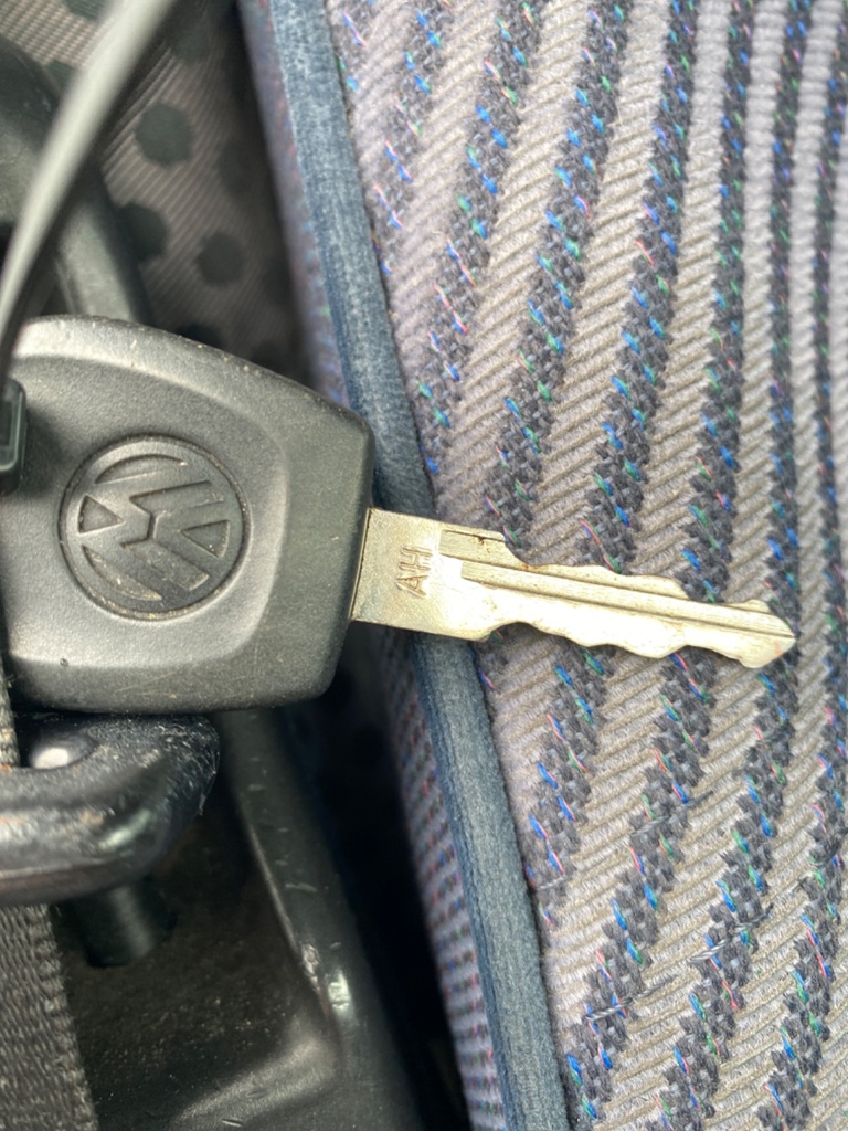 [EPE-107101] Llave 1997 VW Caravelle Mk IV 2.4