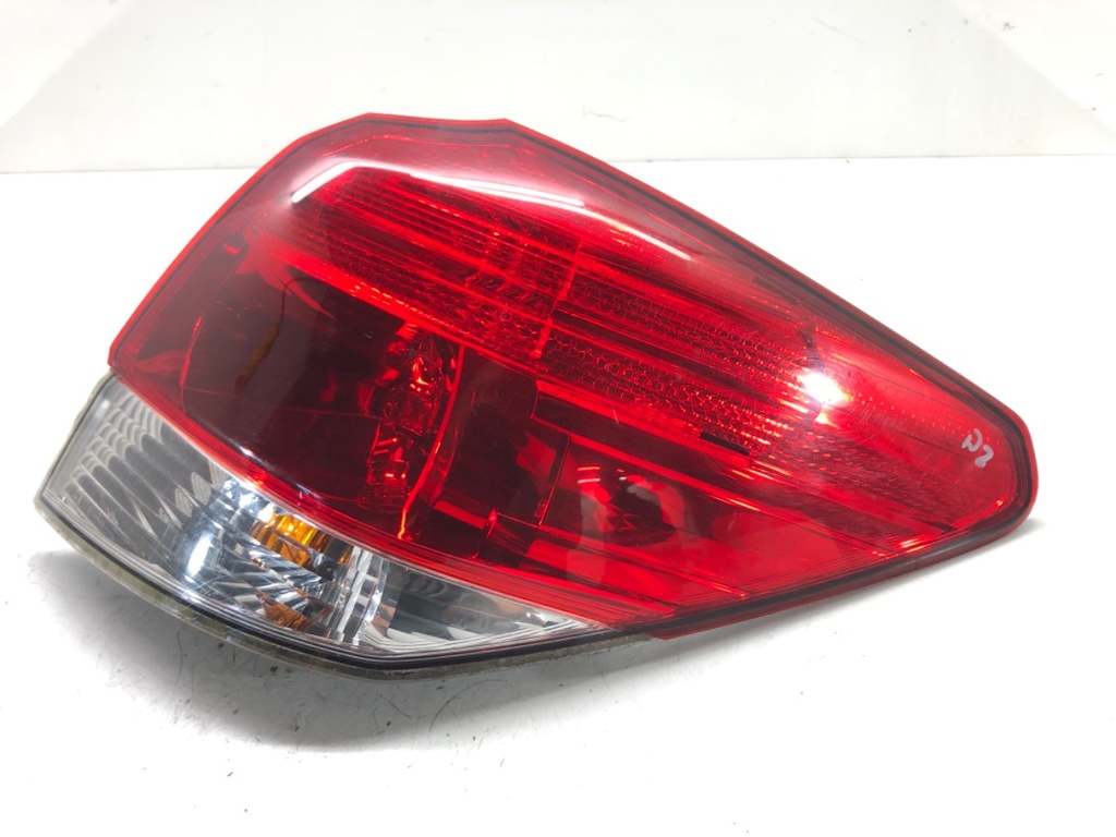 [STARK-507364] Piloto trasero derecho SUBARU LEGACY V Kombi (BR) 2008-2014