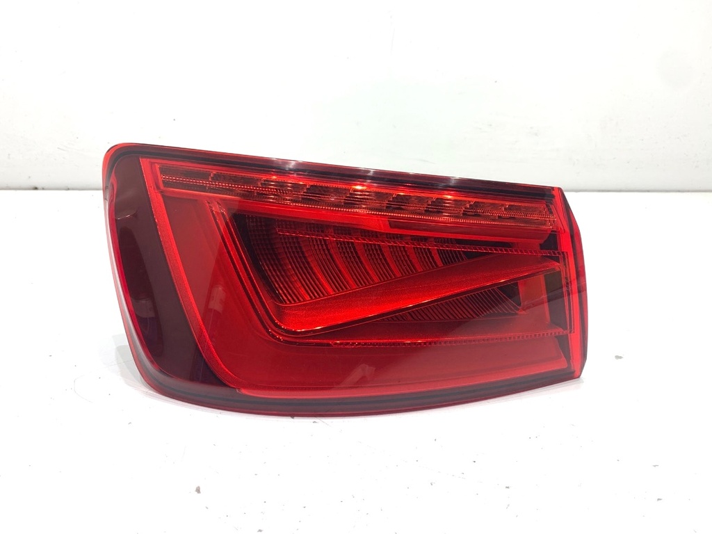 [STARK-830442] Piloto trasero izquierdo AUDI A3 Limousine (8VS, 8VM) 2013-2022