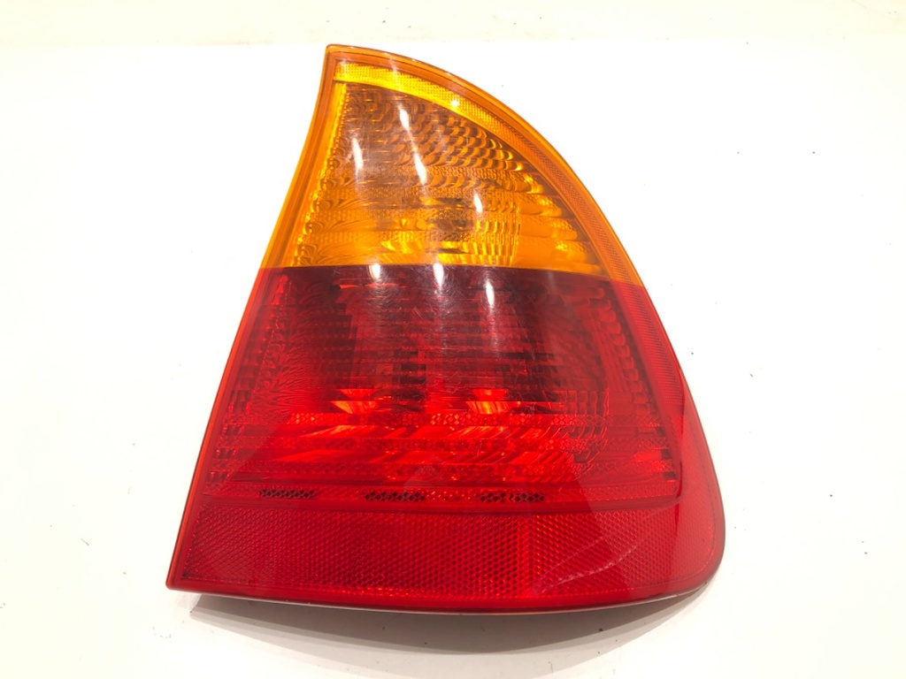 [STARK-635052] Piloto trasero derecho BMW Serie 3 (E46) 1997-2005