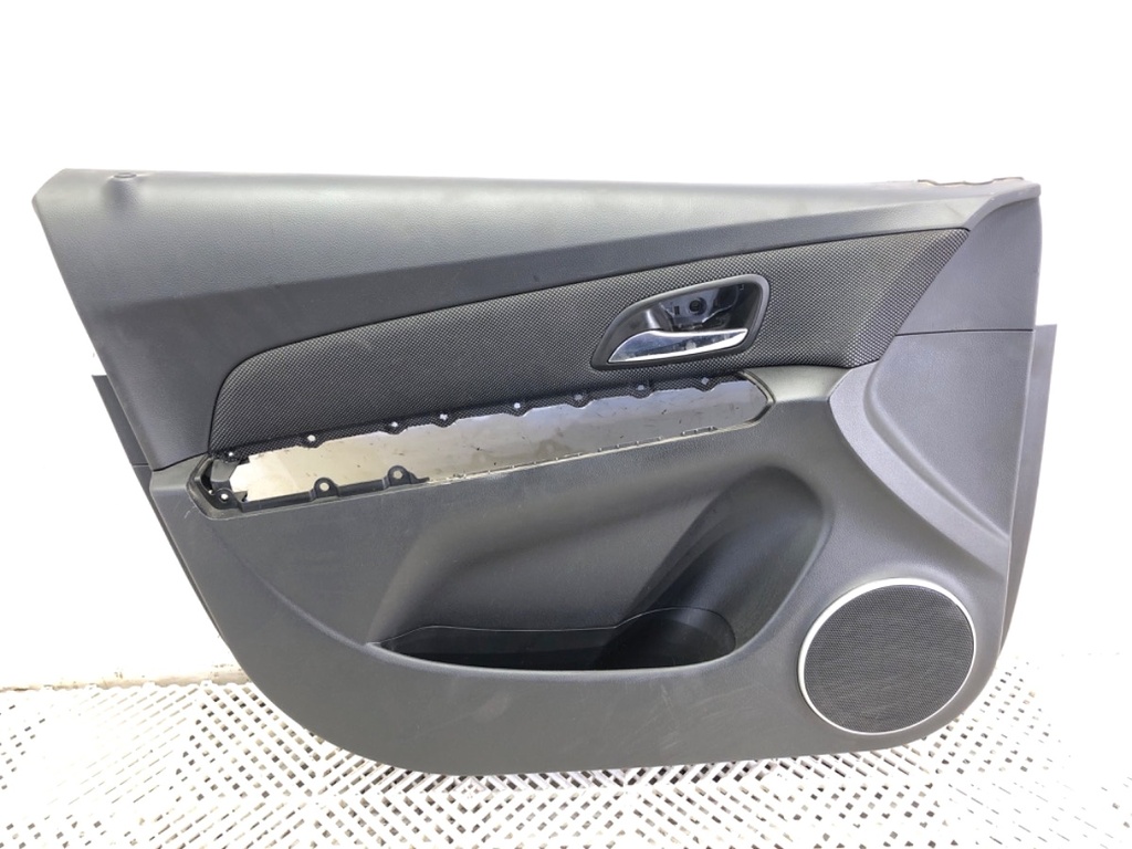 [STARK-737605] Panel de puerta delantero izquierdo Chevrolet Cruze liftback (J305) 2010-2022