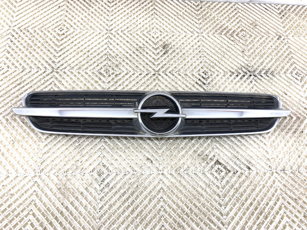 [STARK-761892] Rejilla de parachoques OPEL VECTRA C (Z02) 2002-2009