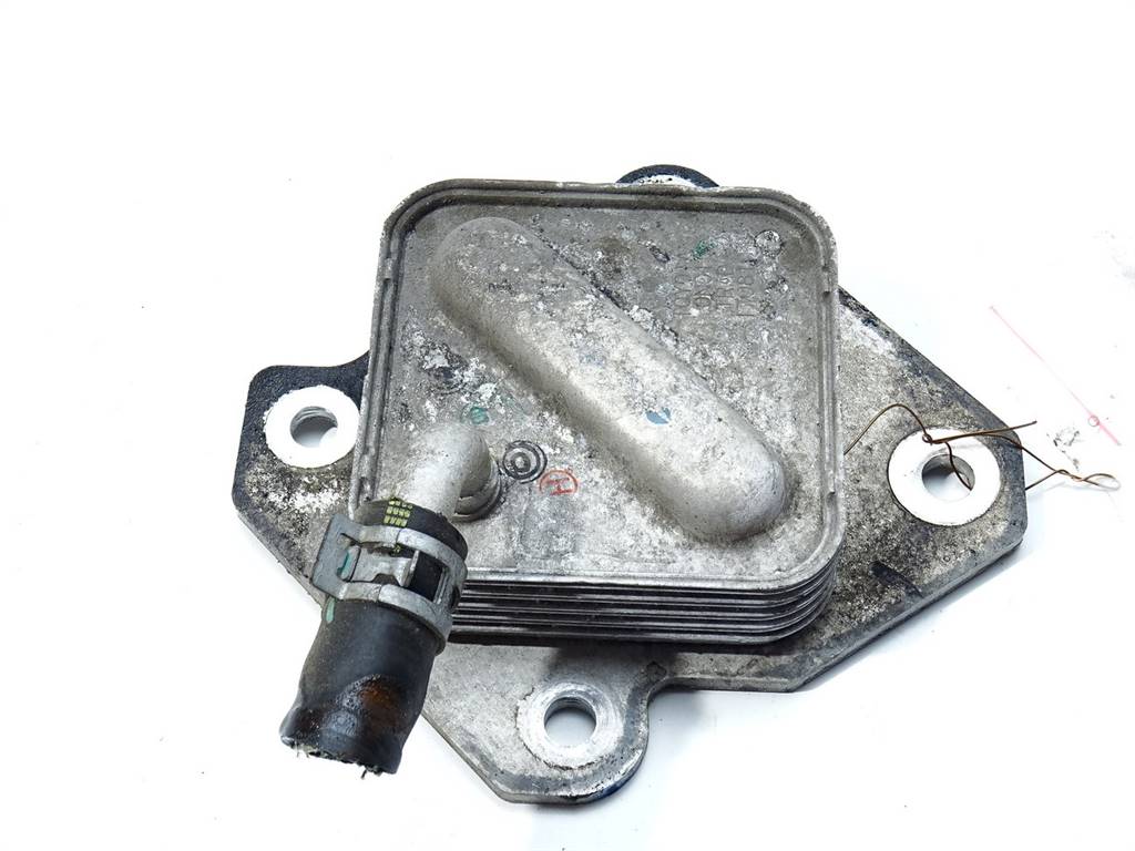 [STARK-340175] Enfriador de aceite Toyota Corolla sedan (_E18_, ZRE1_) 1.4 D-4D (NDE180_, NDE170_) 2013-2018