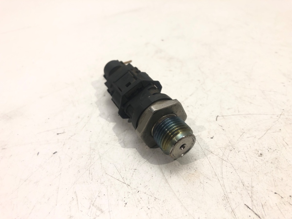 [STARK-501789] Sensor de presión de combustible KIA Carens III 2.0 CRDi 140