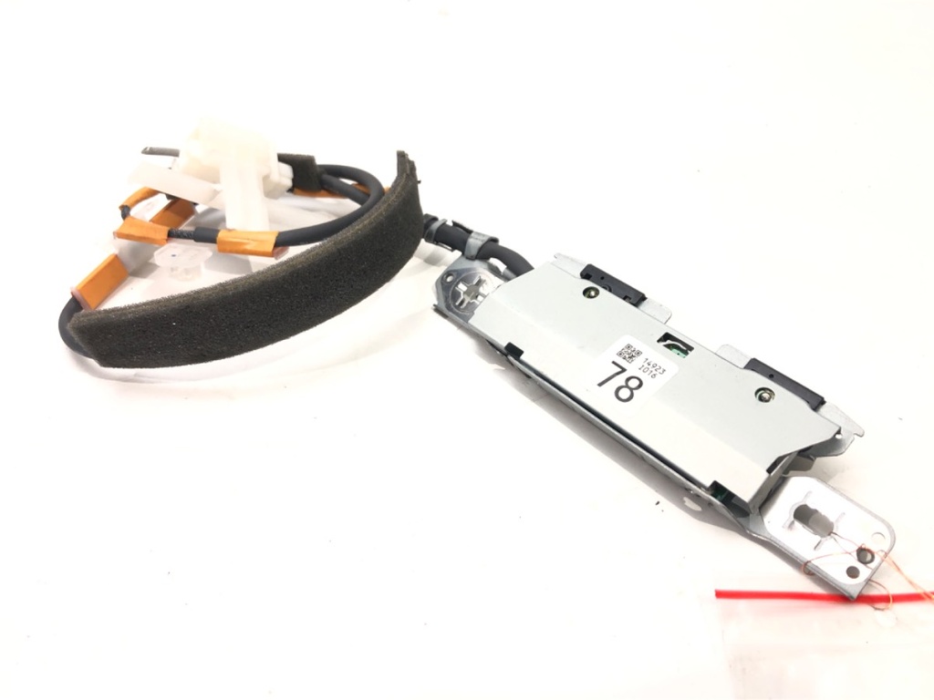 [STARK-522585] Antena Lexus GS (_L1_) 2011-2022
