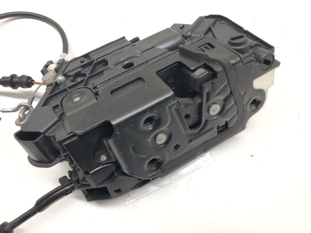 [STARK-525586] Cerradura de puerta trasera derecha VW CC B7 (358) 2.0 TFSI 147 kW 2011-2016