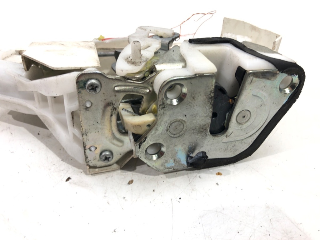 [STARK-528092] Cerradura de puerta delantera izquierda Mitsubishi Pajero IV (V8_W, V9_W) 2006-2022