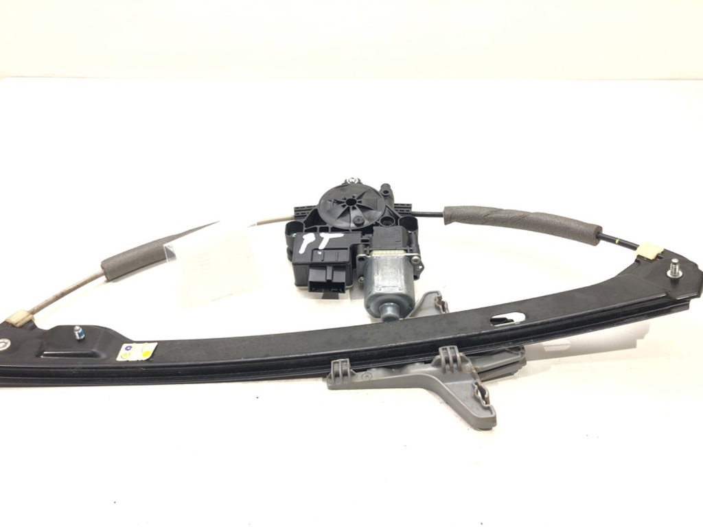 [STARK-530166] Elevalunas trasero derecho SKODA SUPERB III (3V3) 2015-2022