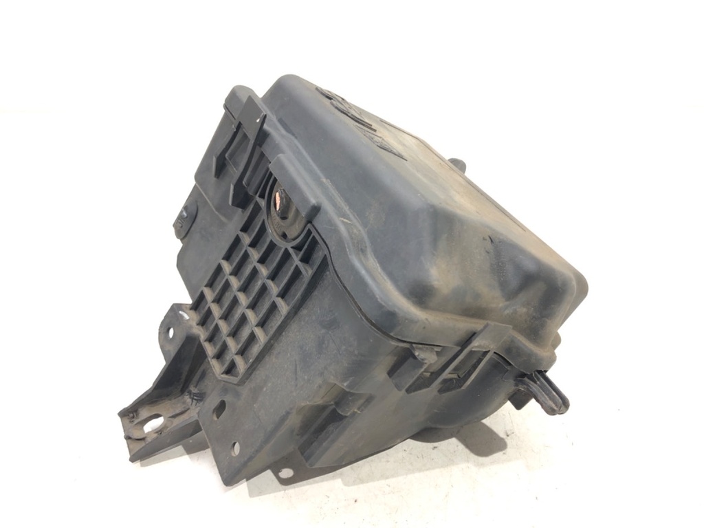 [STARK-530347] Caja de fusibles PEUGEOT 301 2012-2022 1.6 LPG 85 kW