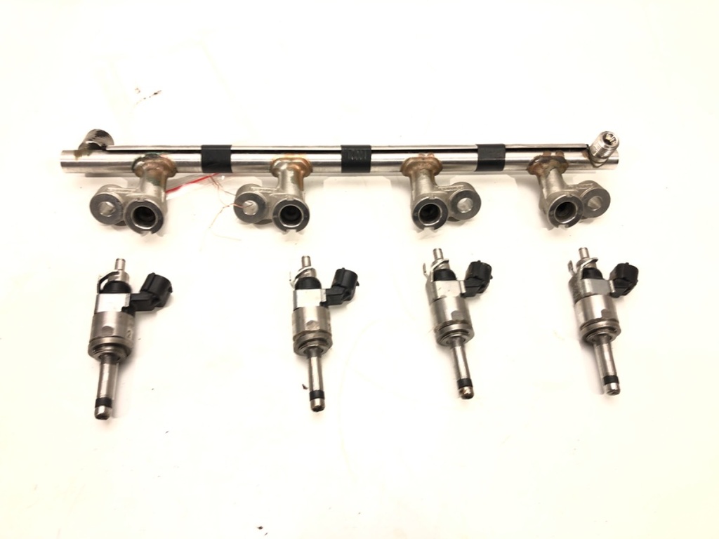 [STARK-534535] Riel de combustible MAZDA 2 (DL, DJ) 1.5 SKYACTIV-G 66 kW 2014-2022