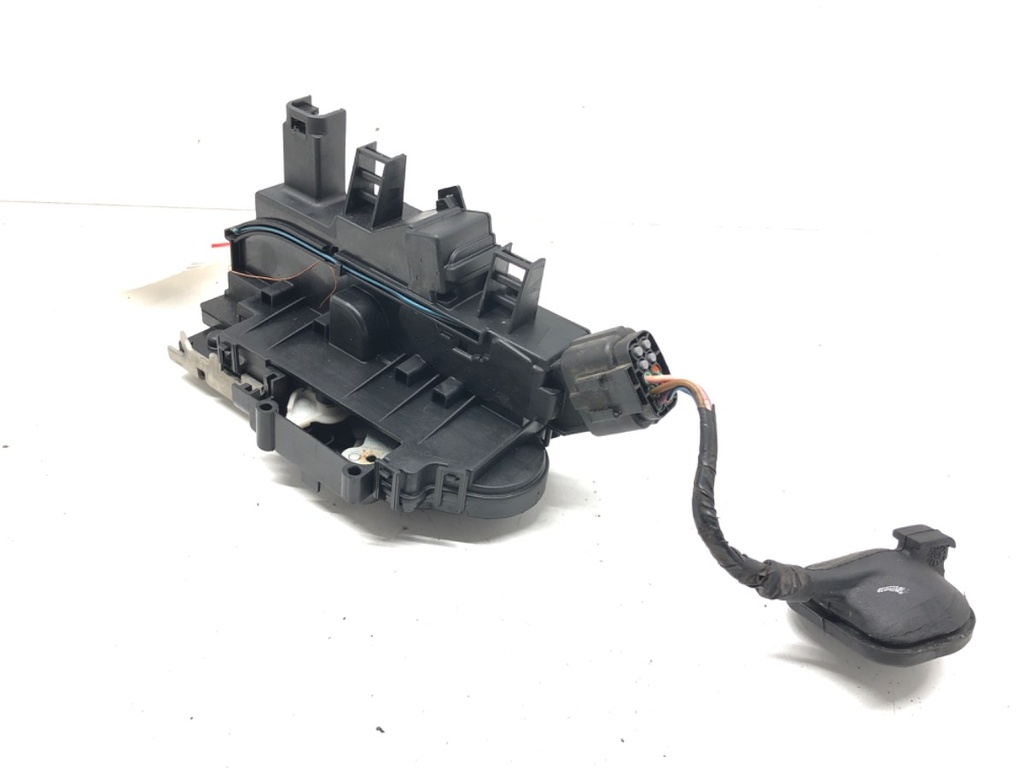 [STARK-548778] Cerradura de puerta delantera derecha FIAT CROMA (194_) 2005-2022