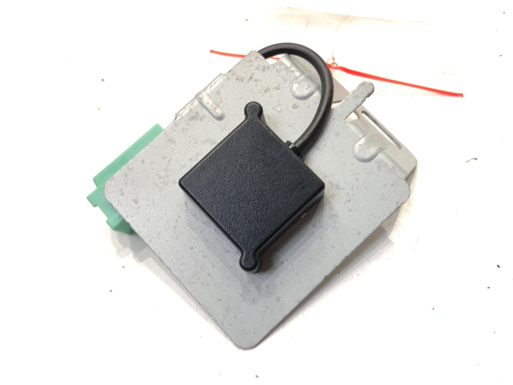 [STARK-592688] Antena MAZDA 2 (DL, DJ) 2014-2022