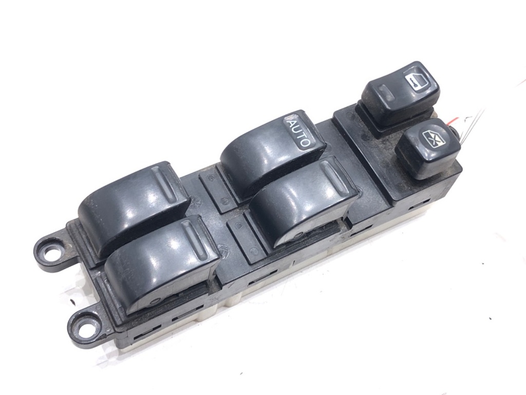 [STARK-611602] Interruptor de elevalunas Nissan Altima (L31) 2.5 131 kW 2001-2006