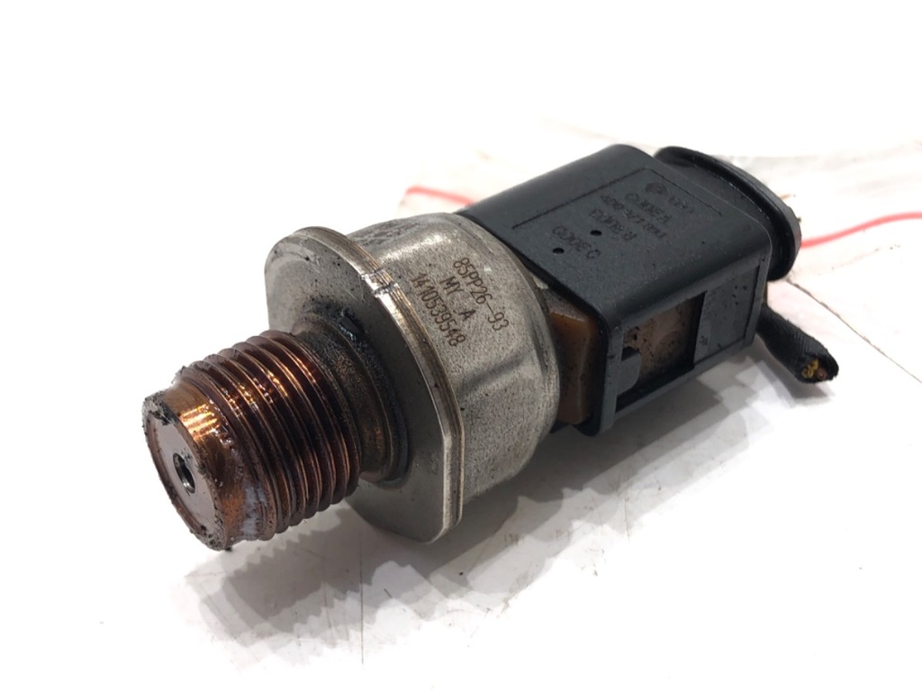 [STARK-615854] Sensor de presión de combustible SKODA SUPERB II Kombi (3T5) 2.0 TDI 103 kW 2009-2010