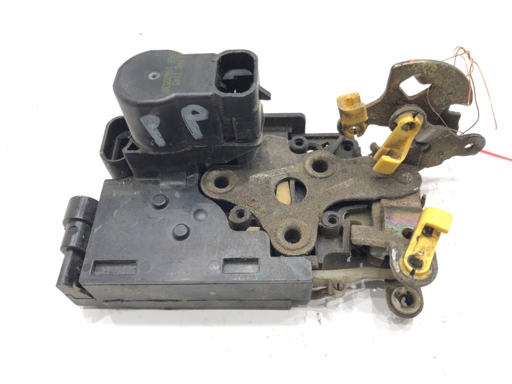 [STARK-643557] Cerradura de puerta delantera derecha ISUZU RODEO 1997-2004 3.2 V6