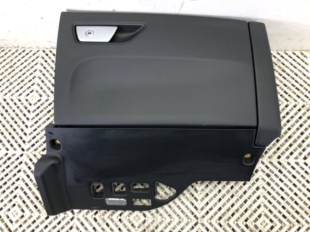 [STARK-681698] Guantelete de pasajero AUDI A8 D5 (4N2, 4N8) 2017-2022