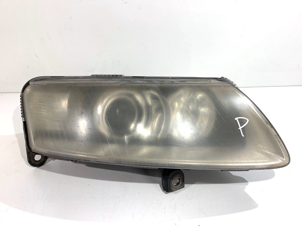 [STARK-829103] Faros delanteros derecho Audi A6 C6 Avant (4F5) 2004-2011
