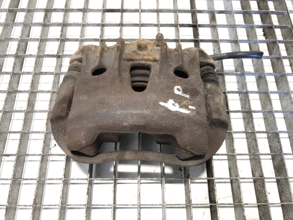 [STARK-689713] Pinza de freno delantera derecha VW Transporter IV Autobus (70B, 70C, 7DB, 7DK, 70J, 70K, 7DC, 7) 1990-2004