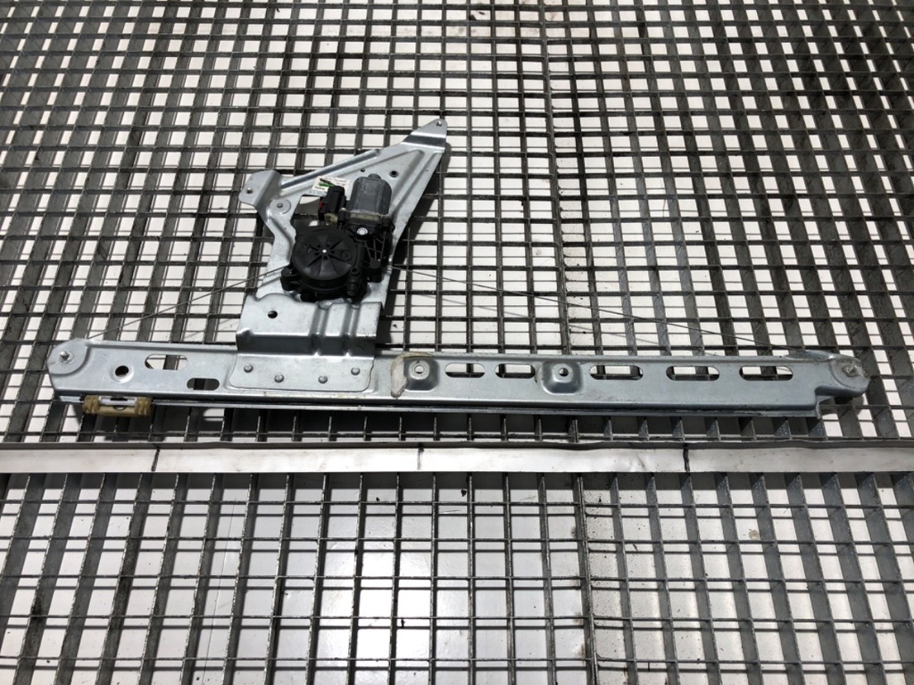 [STARK-703274] Elevalunas delantero izquierdo Mercedes-Benz Sprinter 3,5-t (B906) 2006-2022
