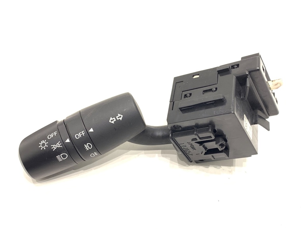 [STARK-708258] Interruptor de señal de giro MAZDA 3 (BM, BN) 2013-2022