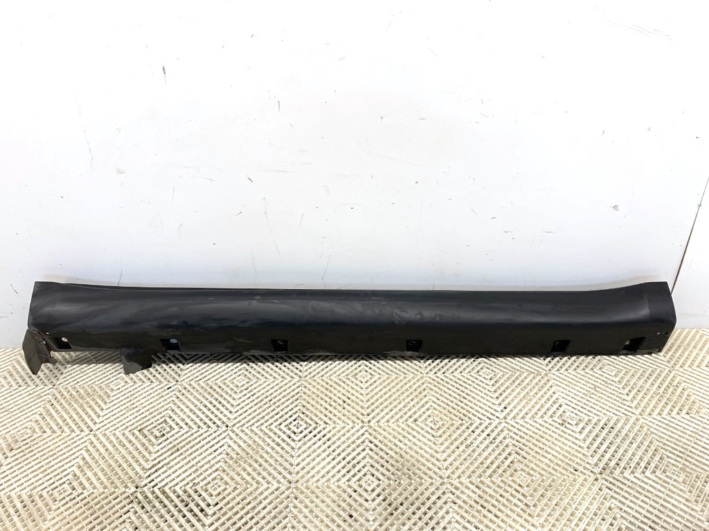 [STARK-710387] Moldura de umbral de puerta derecha SUZUKI VITARA (LY) 2015-2022