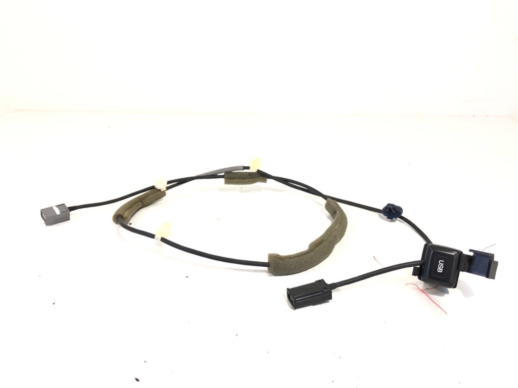 [STARK-711059] Puerto USB Honda Civic IX sedan (FB) 2011-2022