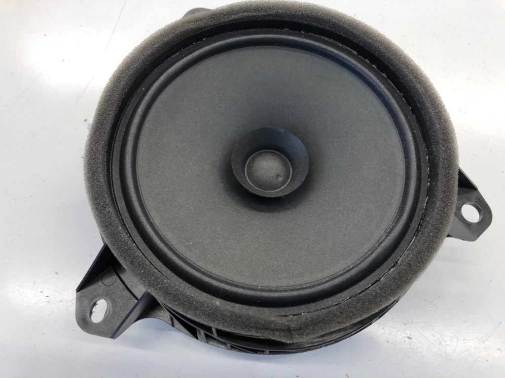 [STARK-886814] Altavoz Toyota Yaris Cross (MXP_) 1.5 (MXPB10) 92 kW 2020-2022