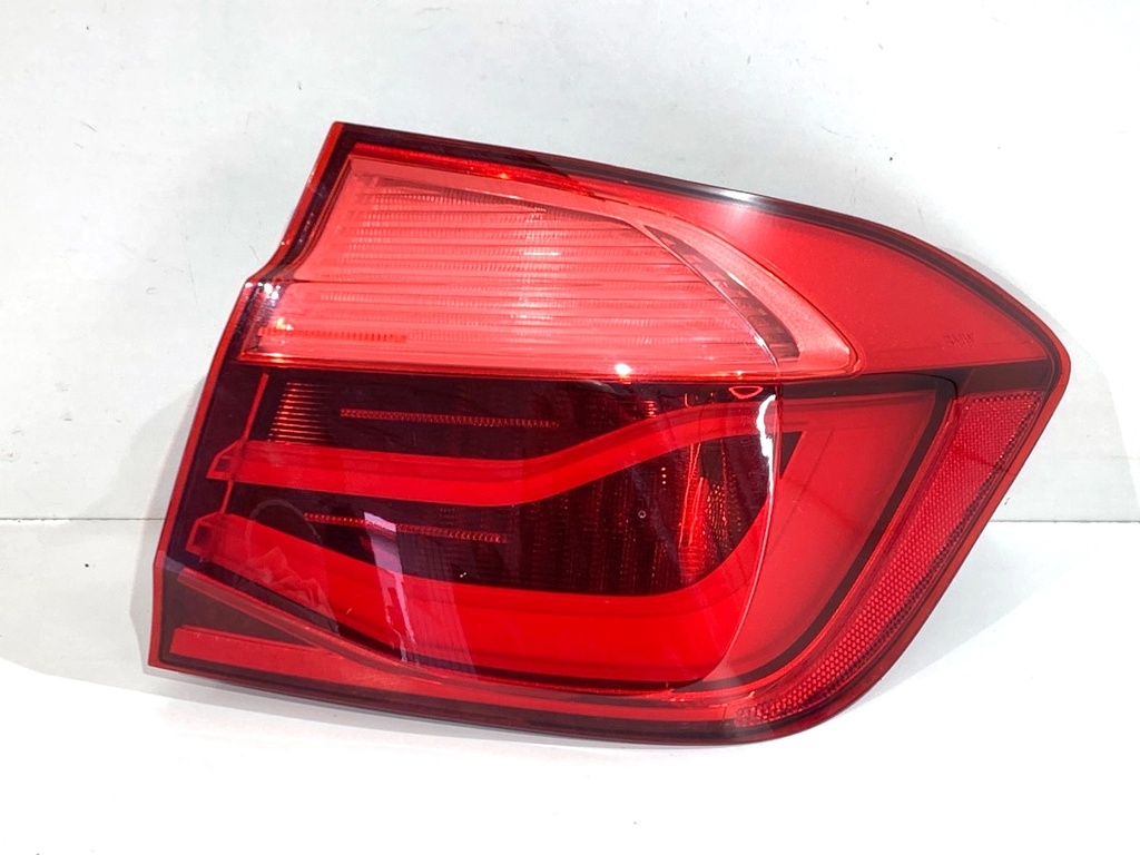[STARK-874215] Piloto trasero derecho BMW Serie 3 (F30, F80) 2011-2018