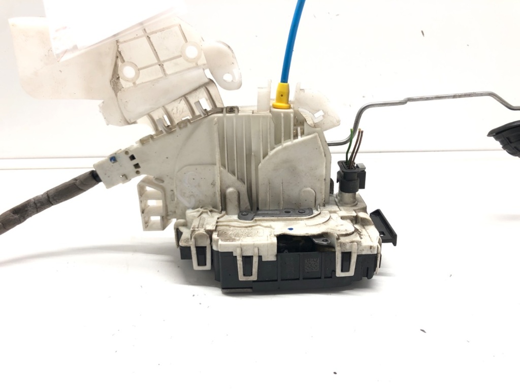 [STARK-543329] Cerradura de puerta delantera izquierda Mercedes-Benz Clase E (W212) 2009-2016
