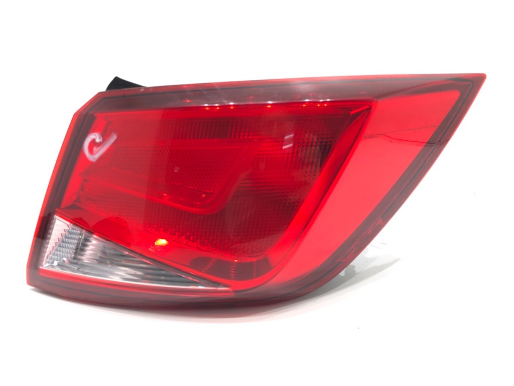 [STARK-663527] Piloto trasero derecho SEAT León (5F1) 2012-2022