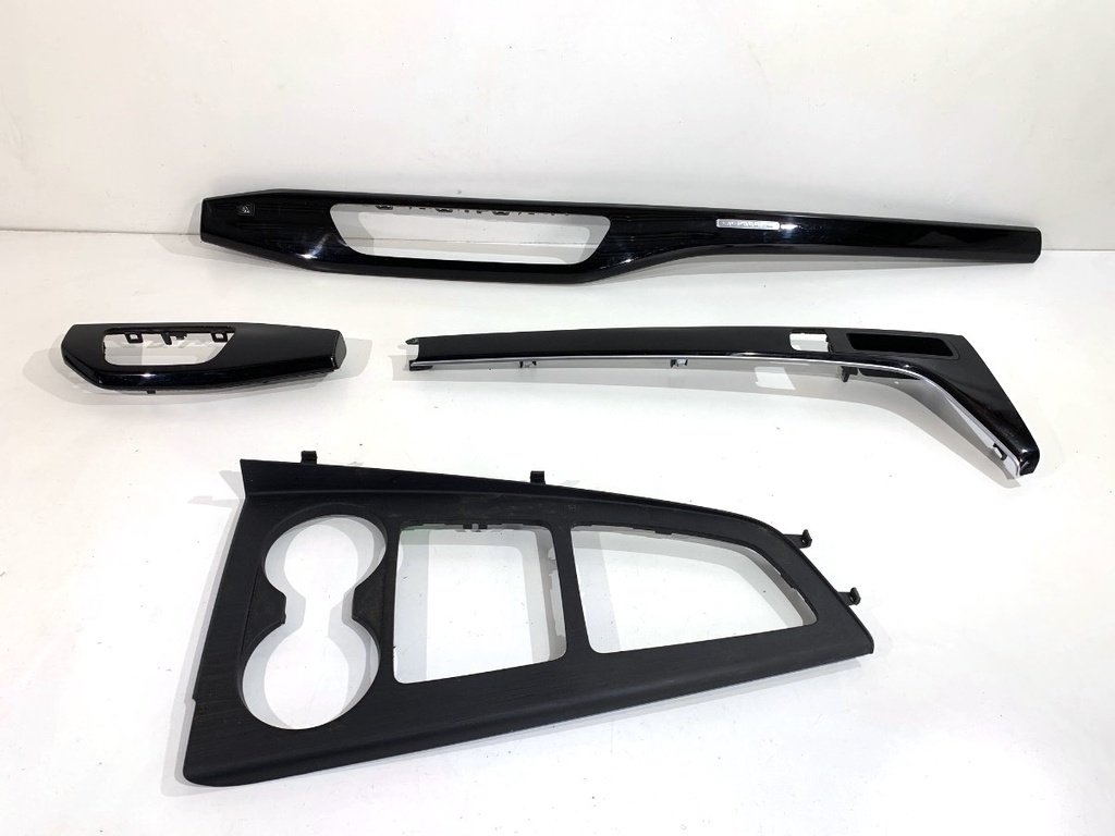 [STARK-875891] Moldura decorativa AUDI A4 B9 (8W2, 8WC) 2.0 TFSI quattro 185 kW 2015-2022