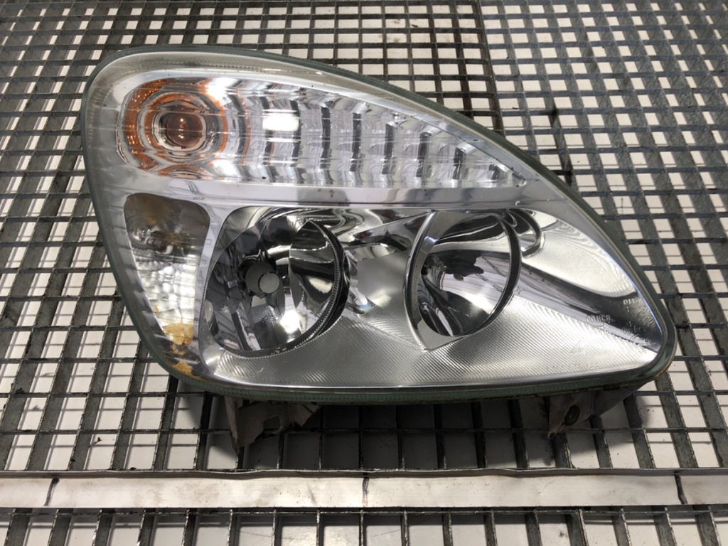 [STARK-691084] Faros delanteros derecho GAZ GAZELLE Autobus 2003-2013