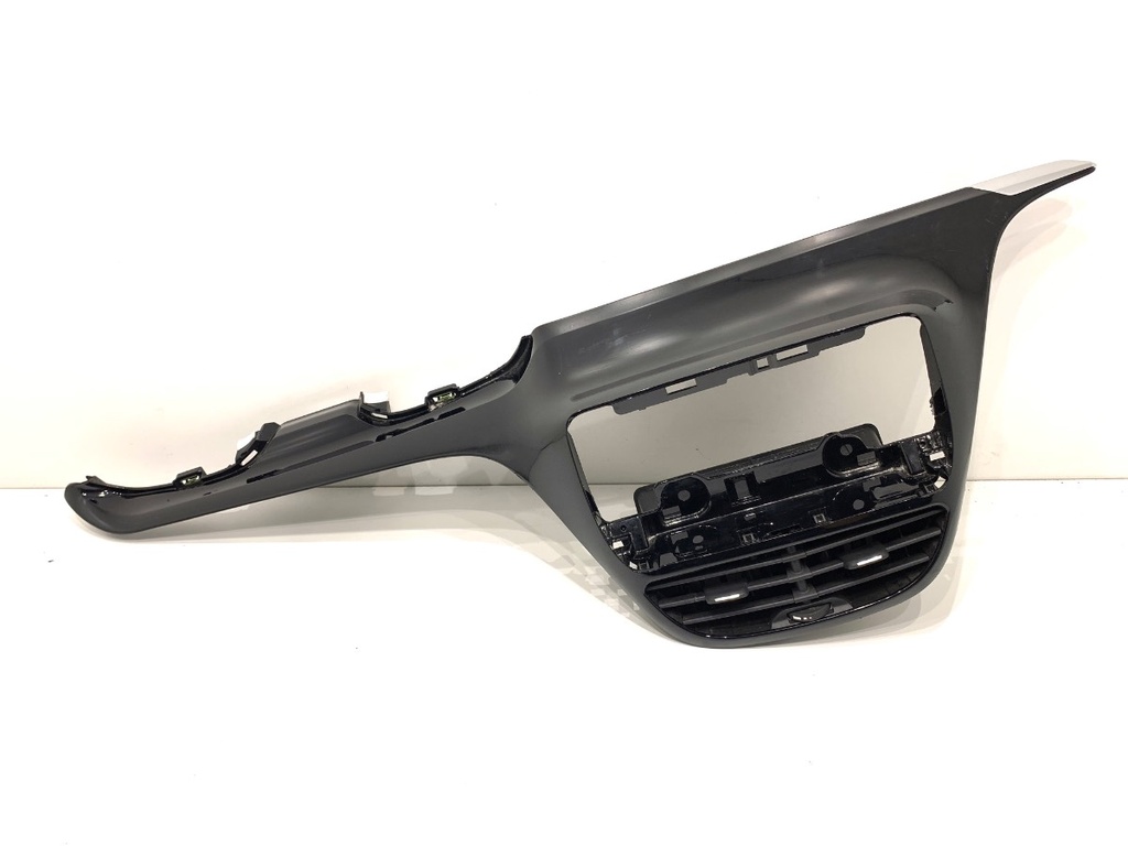 [STARK-705853] Rejilla de admisión de aire frontal PEUGEOT 2008 I (CU_) 2013-2022 1.6 BlueHDi 100