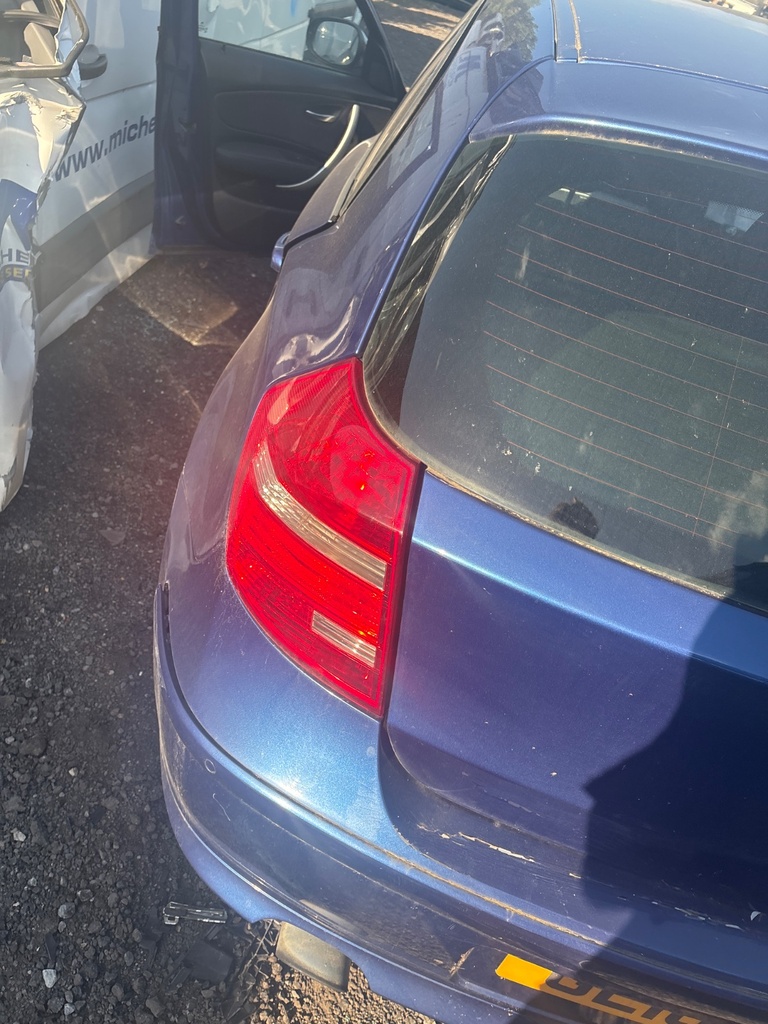 [EPE-112611] Piloto trasero izquierdo completo 2009 BMW 1 Series A51 montegoblau metallic