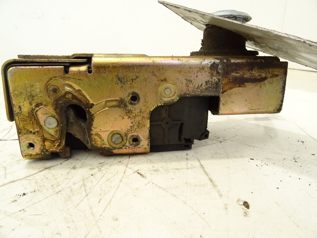 [STARK-422884] Cerradura de puerta delantera derecha Ford Transit Autobus 2000-2006