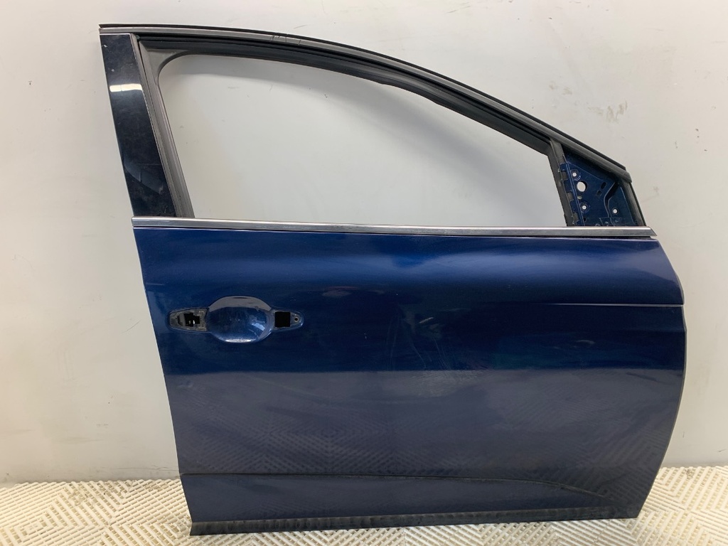 [STARK-886957] Puerta delantera derecha Renault Megane IV liftback (B9A/M/N_) 2015-2022