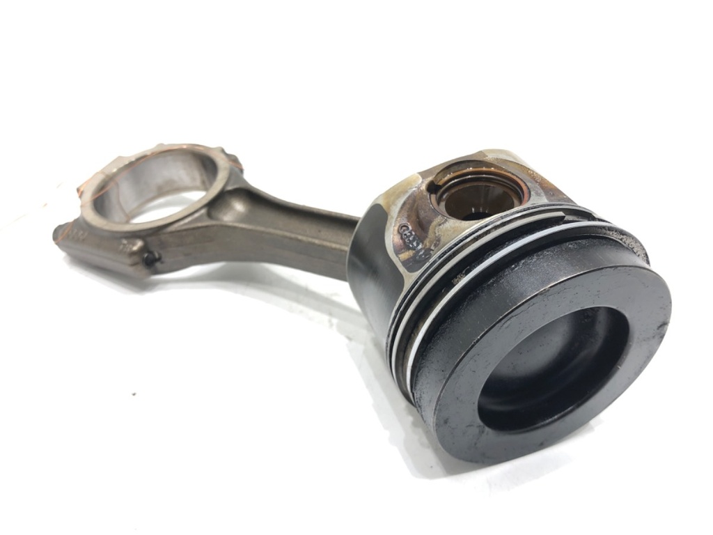 [STARK-666991] Pistón con biela VW Passat B6 Variant 2.0 BlueTDI CBA 2009-2010