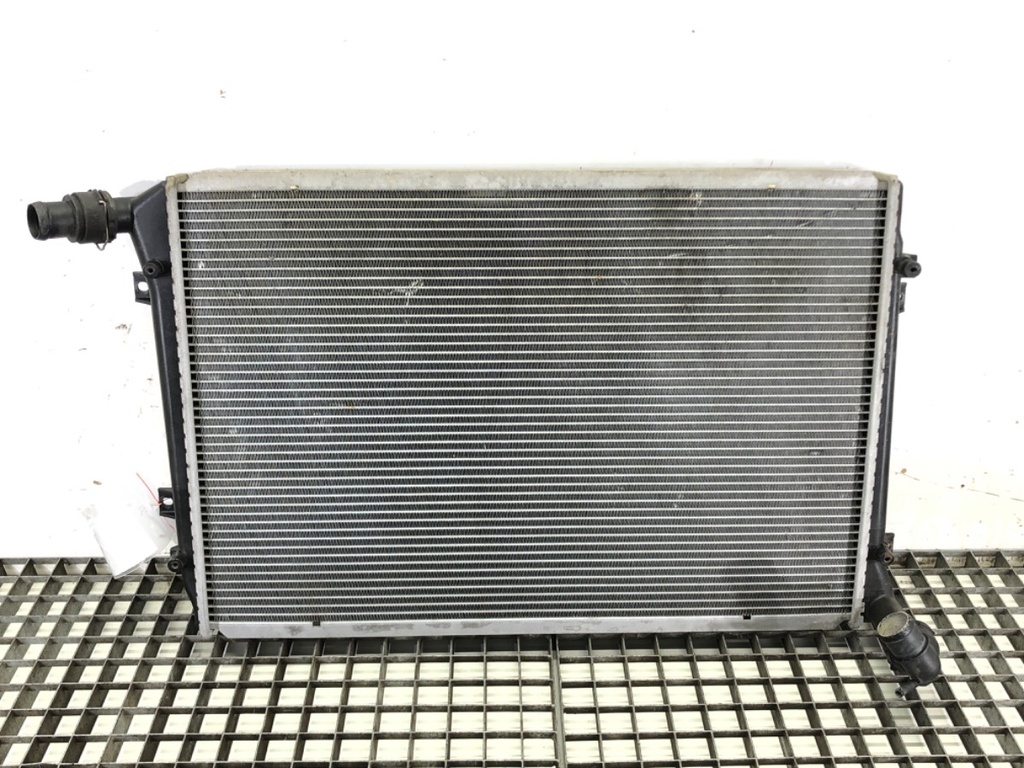 [STARK-714878] Radiador de agua VW Passat B6 Variant (3C5) 2.0 TDI 2005-2011