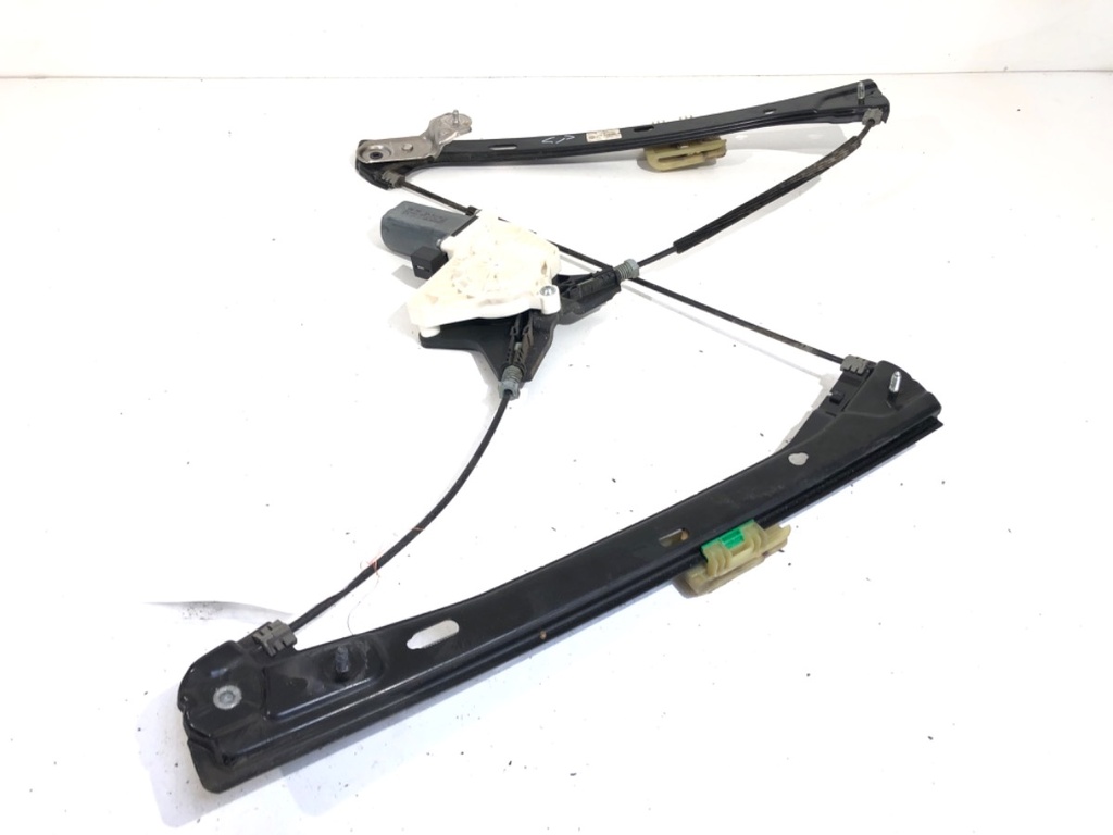 [STARK-755991] Elevalunas delantero izquierdo VW Passat B8 Variant (3G5, CB5) 2014-2022