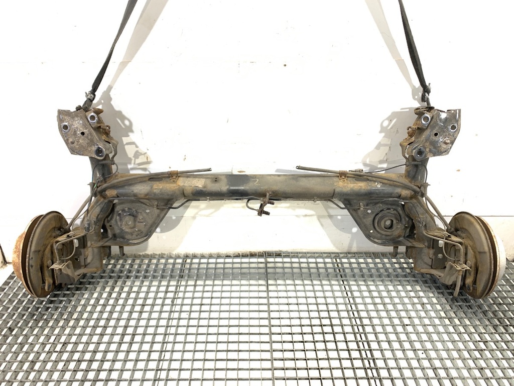 [STARK-890825] Eje trasero NISSAN JUKE (F15) 2010-2022