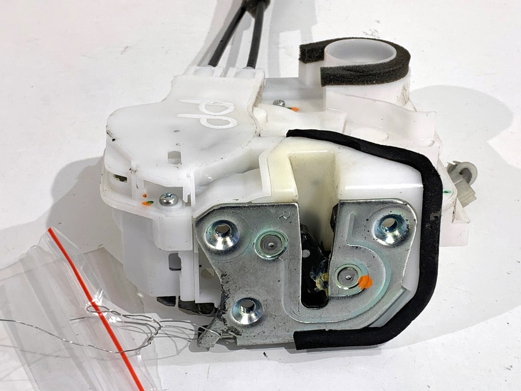 [STARK-800460] Cerradura de puerta delantera derecha MITSUBISHI MIRAGE / SPACE STAR VI (A0_A) 2012-2022