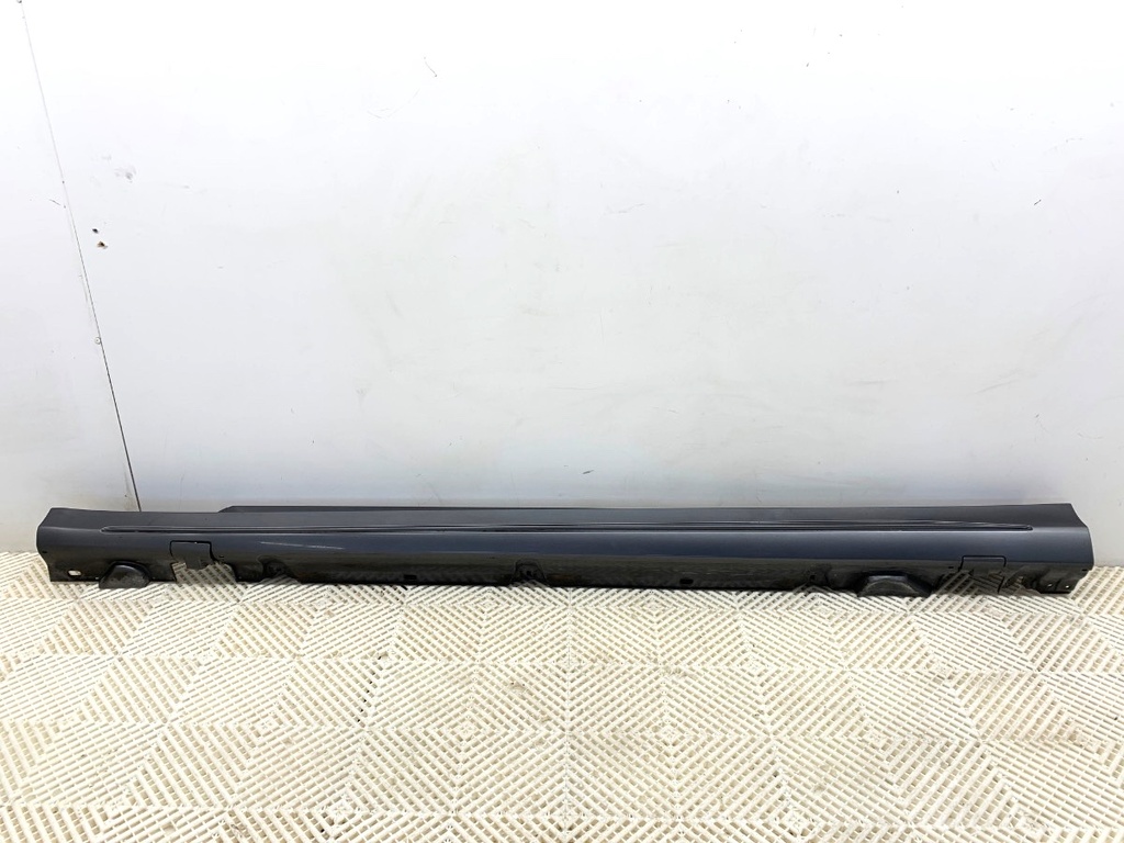 [STARK-894197] Moldura de umbral izquierda Mercedes-Benz Clase C (W205) 2013-2022