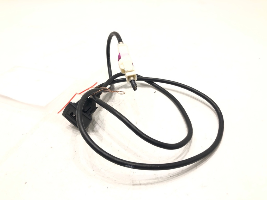 [STARK-597106] Puerto USB Mercedes-Benz Clase B Sports Tourer (W246, W242) 2011-2018