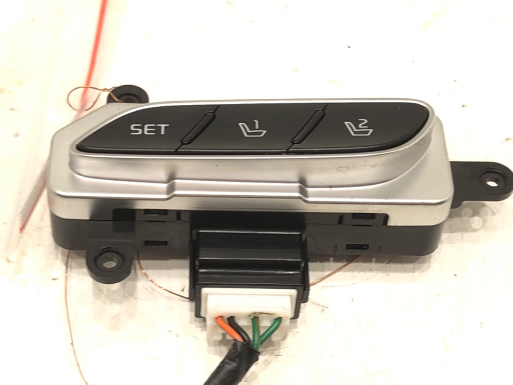 [STARK-609622] Interruptor de asiento KIA STINGER (CK) 3.3 T-GDi 4WD 2017-2022