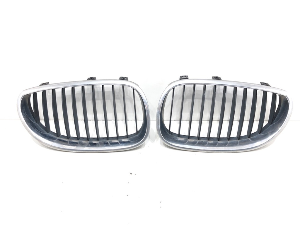 [STARK-623010] Rejilla de parachoques BMW Serie 5 Touring (E61) 2004-2010