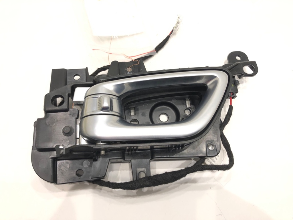 [STARK-636093] Manilla interior de puerta izquierda delantera Jeep Compass (MP, M6) 2016-2022